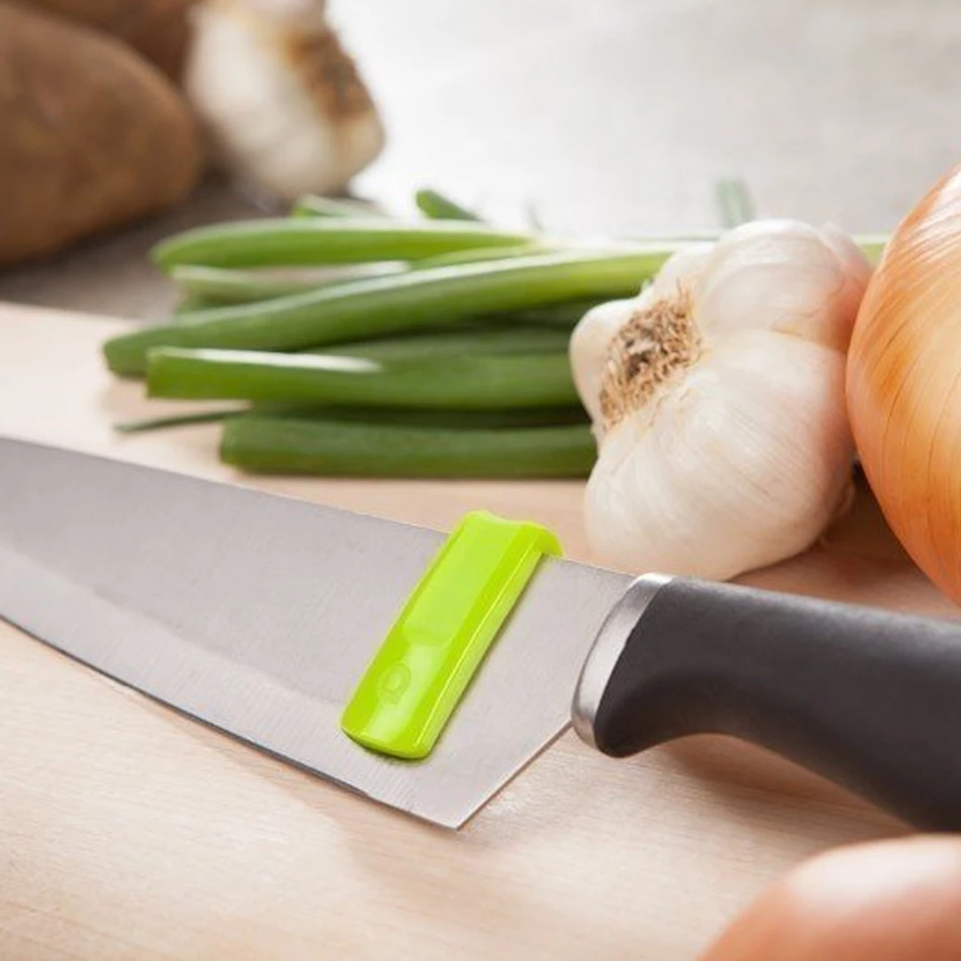 Quirky | Glide Clip On Knife Cleaner 2 Quirky | Glide Clip On Knife Cleaner